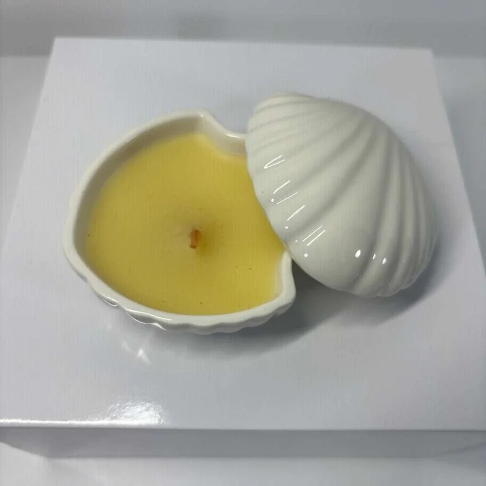 Beautiful Estee Lauder Heart-to-Heart set‎ (1) Fragrance Candle Heart Shaped